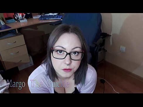❤️ Seksīga meitene ar brillēm sūc dildo dziļi kamerā ❤️❌ Seks video pie mums ❌❤