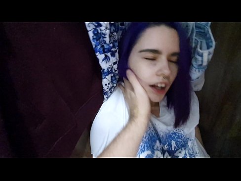 ❤️ Atradu savu māsu skapī un palīdzēju viņai beigt. ❤️❌ Seks video pie mums ❌❤